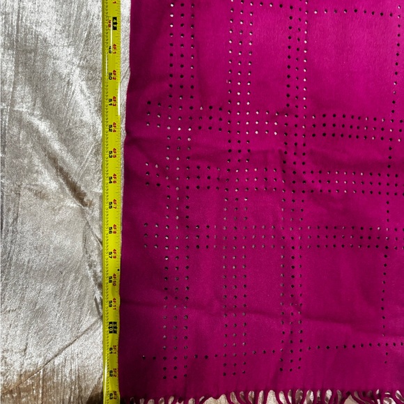NWOT FUSCHIA BURBERRY SCARVE NO FLAWS!! - Picture 11 of 12